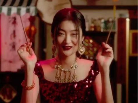 cinesi puliscono bagni dolce e gabbana|Dolce & Gabbana in Cina: ecco cosa dicono i 3 video finiti sotto .